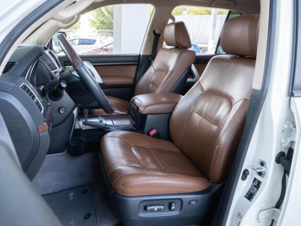 Toyota Land Cruiser 200 Series Рестайлинг 1 с пробегом 2015 года, цена 4 690 000 рублей, 162206 км, внедорожник, Автокод Объявления