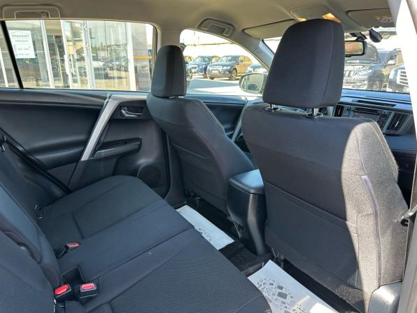 Toyota RAV4 IV (XA40) Рестайлинг с пробегом 2016 года, цена 2 476 000 рублей, 186988 км, внедорожник, Автокод Объявления
