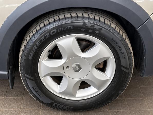 Renault Sandero I с пробегом 2013 года, цена 520 000 рублей, 270310 км, хэтчбек, Автокод Объявления