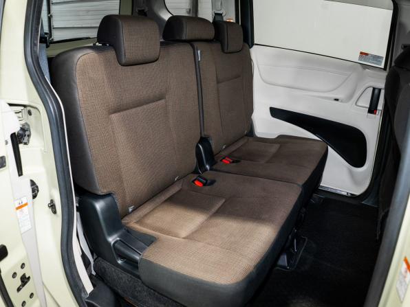 Toyota Sienta II с пробегом 2015 года, цена 1 240 000 рублей, 123000 км, компактвэн, Автокод Объявления