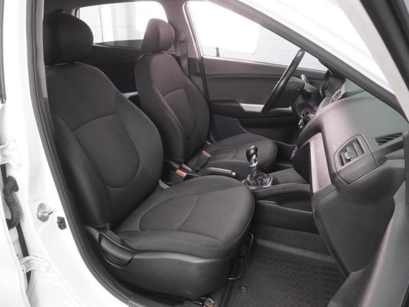 Kia Rio III Рестайлинг с пробегом 2015 года, цена 849 000 рублей, 197354 км, хэтчбек, Автокод Объявления