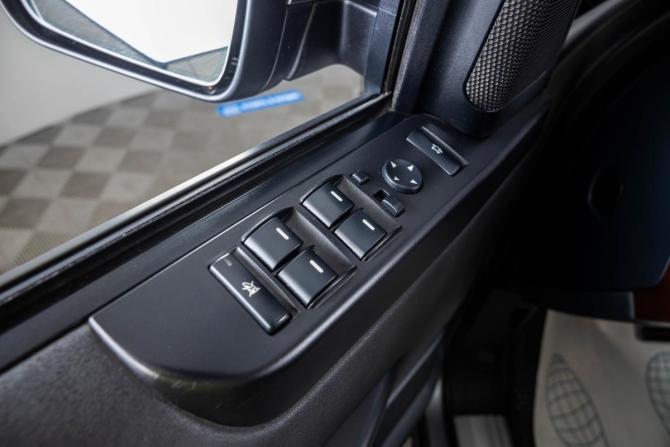 Land Rover Range Rover III Рестайлинг 2 с пробегом 2011 года, цена 2 549 000 рублей, 147898 км, внедорожник, Автокод Объявления