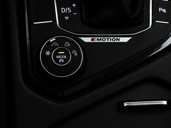 Volkswagen Tiguan II с пробегом 2018 года, цена 2 499 000 рублей, 122287 км, внедорожник, Автокод Объявления