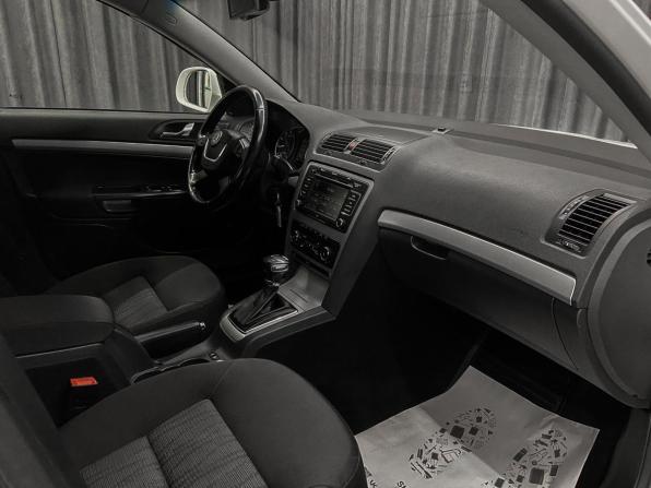 Skoda Octavia II (A5) Рестайлинг с пробегом 2012 года, цена 849 000 рублей, 199000 км, лифтбек, Автокод Объявления