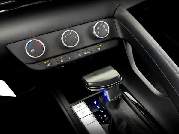 Hyundai Elantra VII (CN7) с пробегом 2022 года, цена 1 810 000 рублей, 70157 км, седан, Автокод Объявления