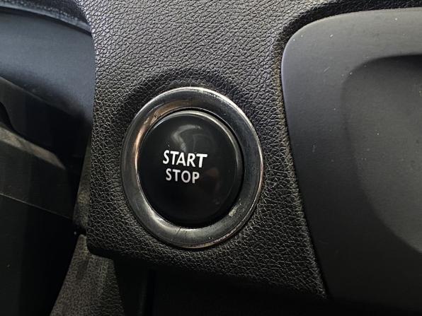 Renault Scenic III Рестайлинг с пробегом 2012 года, цена 819 900 рублей, 220000 км, компактвэн, Автокод Объявления
