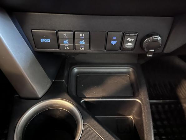 Toyota RAV4 IV (XA40) с пробегом 2015 года, цена 1 900 000 рублей, 240886 км, внедорожник, Автокод Объявления