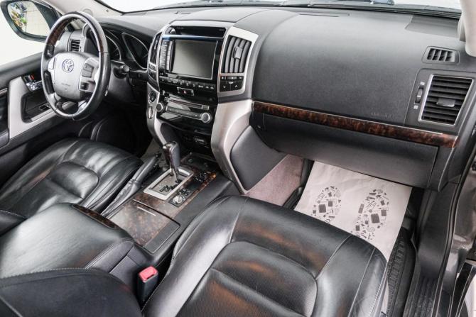 Toyota Land Cruiser 200 Series Рестайлинг 1 с пробегом 2014 года, цена 4 399 000 рублей, 196000 км, внедорожник, Автокод Объявления