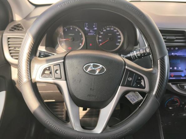 Hyundai Solaris I Рестайлинг с пробегом 2015 года, цена 870 000 рублей, 165937 км, хэтчбек, Автокод Объявления