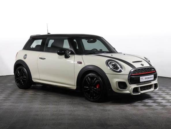 Mini Hatch III (F55/F56) Рестайлинг с пробегом 2018 года, цена 3 019 500 рублей, 49500 км, хэтчбек, Автокод Объявления