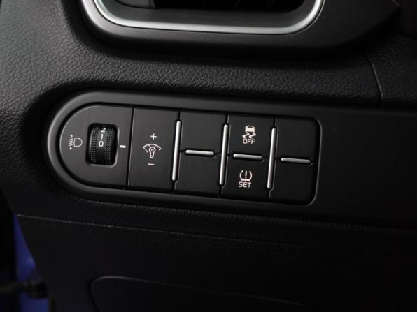 Kia Ceed III с пробегом 2021 года, цена 1 869 000 рублей, 80116 км, универсал, Автокод Объявления