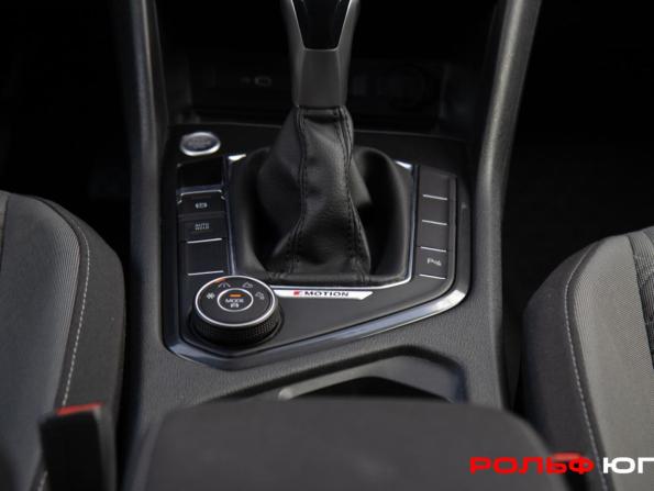 Volkswagen Tiguan II Рестайлинг с пробегом 2021 года, цена 3 288 000 рублей, 76513 км, внедорожник, Автокод Объявления