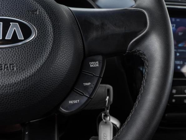 Kia Soul II Рестайлинг с пробегом 2018 года, цена 1 750 000 рублей, 101575 км, хэтчбек, Автокод Объявления