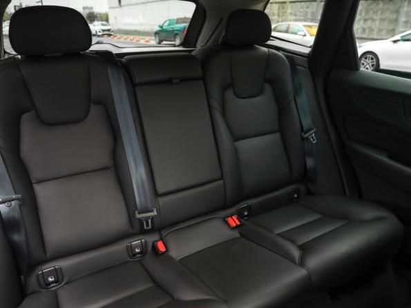 Volvo XC60 II Рестайлинг с пробегом 2021 года, цена 4 449 000 рублей, 59548 км, внедорожник, Автокод Объявления