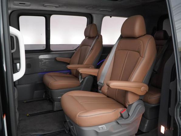 Hyundai Staria I с пробегом 2024 года, цена 7 288 888 рублей, 9520 км, минивэн, Автокод Объявления