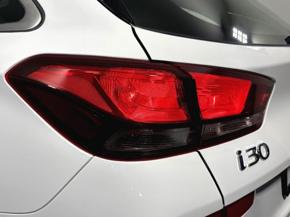 Hyundai i30 III Рестайлинг 2 с пробегом 2022 года, цена 1 980 000 рублей, 83000 км, универсал, Автокод Объявления