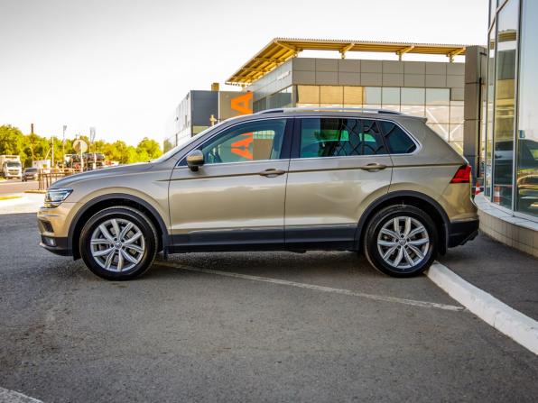 Volkswagen Tiguan II с пробегом 2019 года, цена 2 848 000 рублей, 78716 км, внедорожник, Автокод Объявления