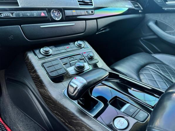 Audi A8 III (D4) Рестайлинг с пробегом 2015 года, цена 1 990 000 рублей, 304700 км, седан, Автокод Объявления