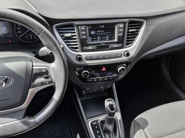 Hyundai Solaris II с пробегом 2018 года, цена 1 409 000 рублей, 132633 км, седан, Автокод Объявления