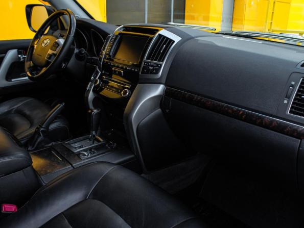 Toyota Land Cruiser 200 Series Рестайлинг 1 с пробегом 2015 года, цена 4 798 000 рублей, 166032 км, внедорожник, Автокод Объявления