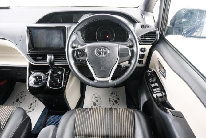 Toyota Noah III (R80) Рестайлинг с пробегом 2019 года, цена 2 199 000 рублей, 65000 км, минивэн, Автокод Объявления