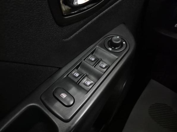 Renault Kaptur I с пробегом 2017 года, цена 1 360 000 рублей, 119280 км, внедорожник, Автокод Объявления