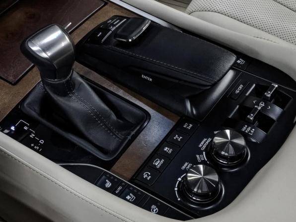 Lexus LX III Рестайлинг 2 с пробегом 2016 года, цена 6 800 000 рублей, 132174 км, внедорожник, Автокод Объявления