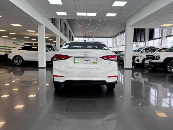 Hyundai Solaris II с пробегом 2018 года, цена 895 000 рублей, 142352 км, седан, Автокод Объявления