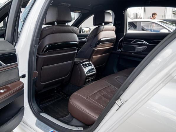 BMW 7 серии VI (G11/G12) с пробегом 2018 года, цена 3 675 000 рублей, 126014 км, седан, Автокод Объявления