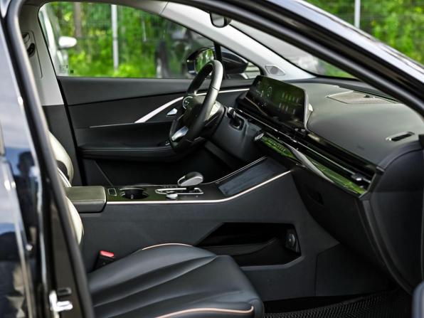 Omoda C5 I с пробегом 2023 года, цена 1 620 000 рублей, 60777 км, внедорожник, Автокод Объявления