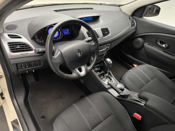 Renault Fluence I Рестайлинг с пробегом 2013 года, цена 964 000 рублей, 128965 км, седан, Автокод Объявления