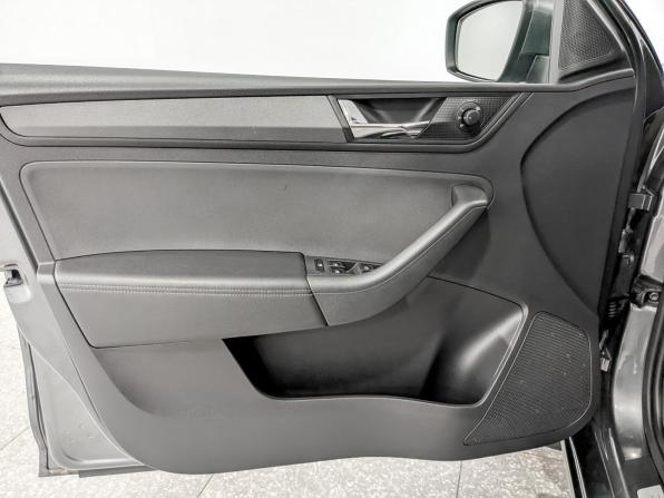 Skoda Rapid II с пробегом 2021 года, цена 1 852 500 рублей, 96600 км, лифтбек, Автокод Объявления
