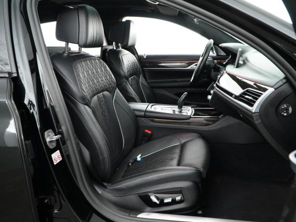BMW 7 серии VI (G11/G12) Рестайлинг с пробегом 2019 года, цена 5 177 077 рублей, 159772 км, седан, Автокод Объявления