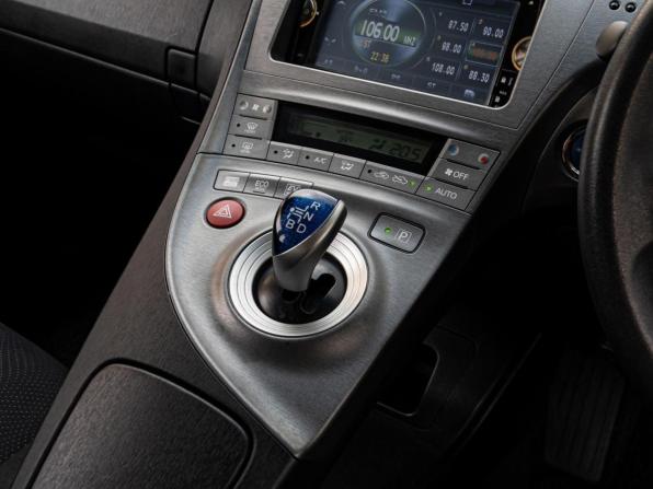 Toyota Prius III Рестайлинг (XW30) с пробегом 2012 года, цена 1 178 000 рублей, 90225 км, лифтбек, Автокод Объявления