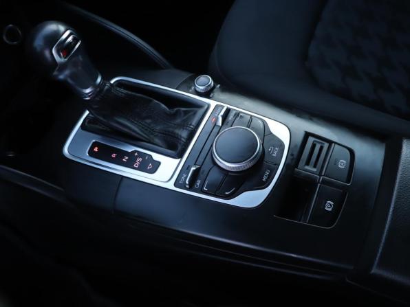Audi A3 III (8V) с пробегом 2015 года, цена 1 144 000 рублей, 167539 км, хэтчбек, Автокод Объявления