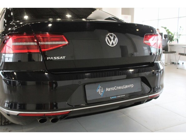 Volkswagen Passat B8 с пробегом 2017 года, цена 2 298 000 рублей, 99000 км, седан, Автокод Объявления