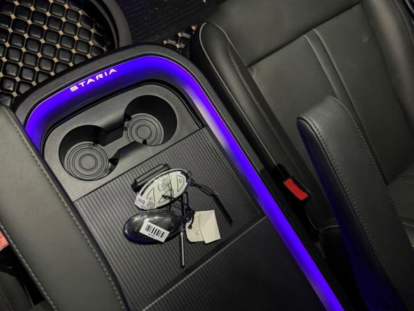 Hyundai Staria I с пробегом 2024 года, цена 8 490 000 рублей, 6430 км, минивэн, Автокод Объявления