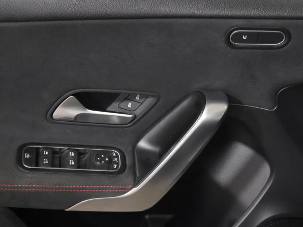 Mercedes-Benz A-Класс IV (W177) с пробегом 2018 года, цена 2 557 500 рублей, 53526 км, хэтчбек, Автокод Объявления
