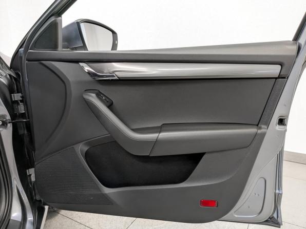 Skoda Octavia III (A7) Рестайлинг с пробегом 2019 года, цена 2 300 000 рублей, 47871 км, лифтбек, Автокод Объявления