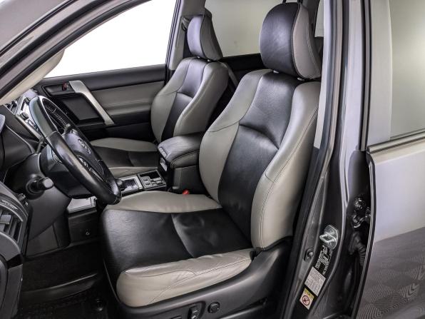 Toyota Land Cruiser Prado 150 Series Рестайлинг 2 с пробегом 2019 года, цена 4 200 000 рублей, 124743 км, внедорожник, Автокод Объявления