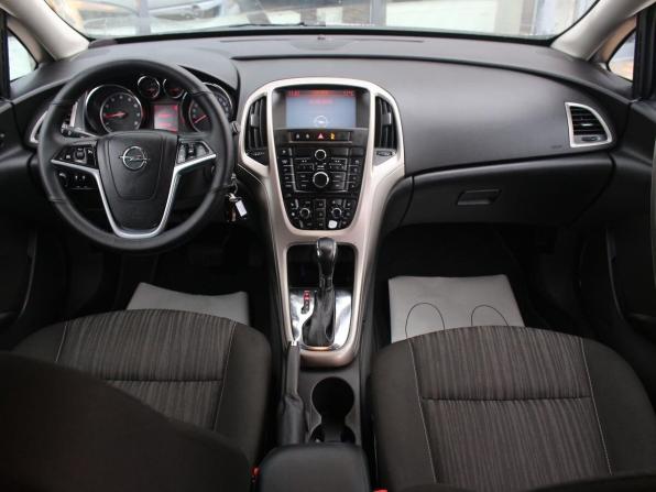 Opel Astra J с пробегом 2010 года, цена 500 300 рублей, 300143 км, хэтчбек, Автокод Объявления