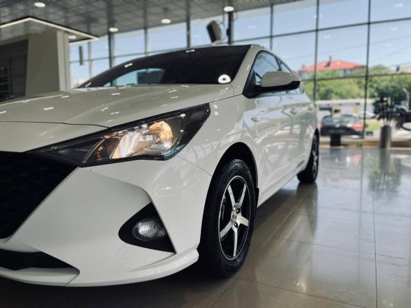 Hyundai Solaris II Рестайлинг с пробегом 2021 года, цена 1 369 900 рублей, 99600 км, седан, Автокод Объявления
