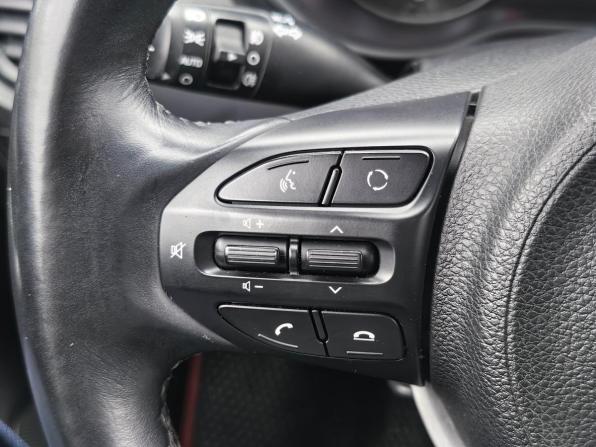 Kia Rio IV с пробегом 2018 года, цена 1 399 000 рублей, 126224 км, хэтчбек, Автокод Объявления