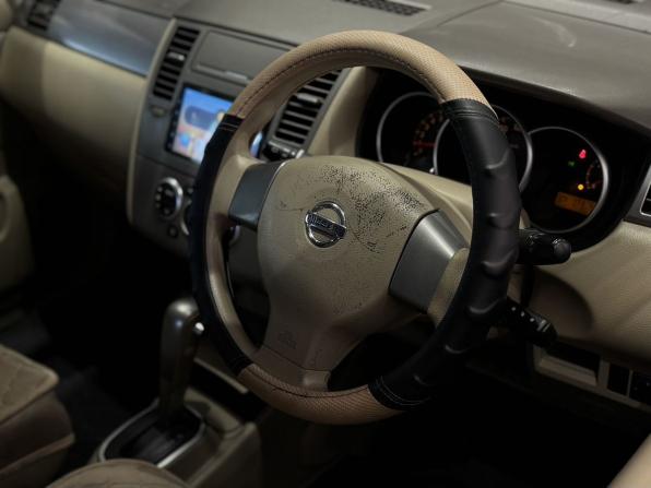 Nissan Tiida I с пробегом 2005 года, цена 407 000 рублей, 455760 км, хэтчбек, Автокод Объявления