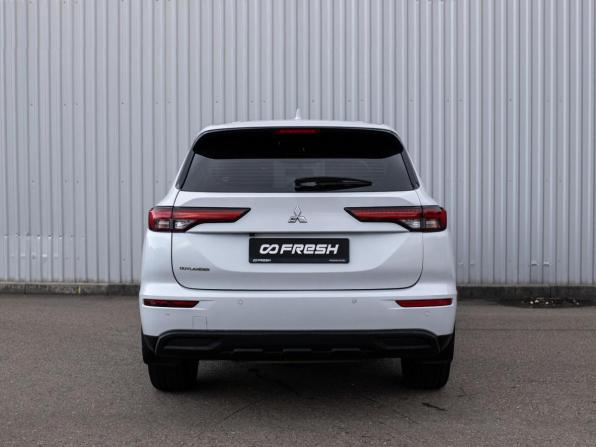 Mitsubishi Outlander IV с пробегом 2021 года, цена 3 150 000 рублей, 44293 км, внедорожник, Автокод Объявления