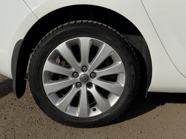 Opel Astra J с пробегом 2011 года, цена 635 000 рублей, 196000 км, хэтчбек, Автокод Объявления
