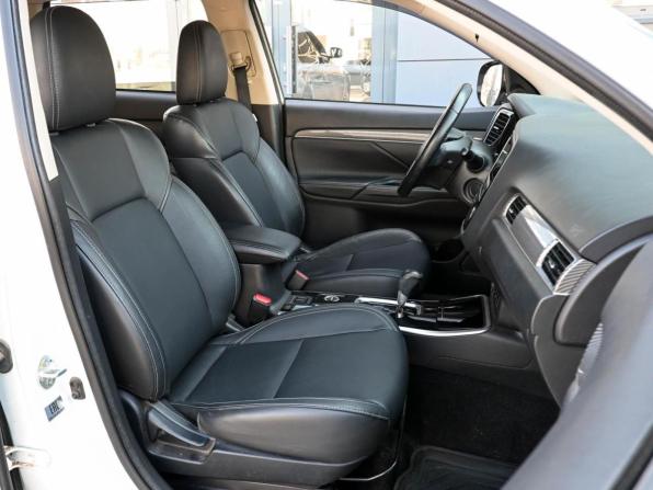 Mitsubishi Outlander III Рестайлинг 3 с пробегом 2019 года, цена 2 049 000 рублей, 111262 км, внедорожник, Автокод Объявления