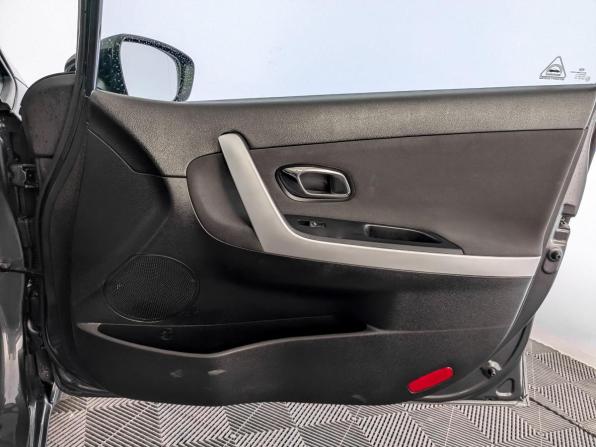 Kia Ceed II Рестайлинг с пробегом 2018 года, цена 1 385 000 рублей, 102124 км, хэтчбек, Автокод Объявления