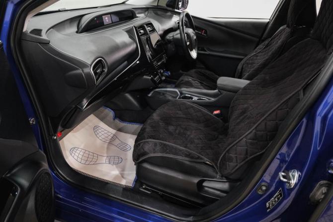 Toyota Prius IV (XW50) с пробегом 2016 года, цена 1 629 000 рублей, 112000 км, лифтбек, Автокод Объявления