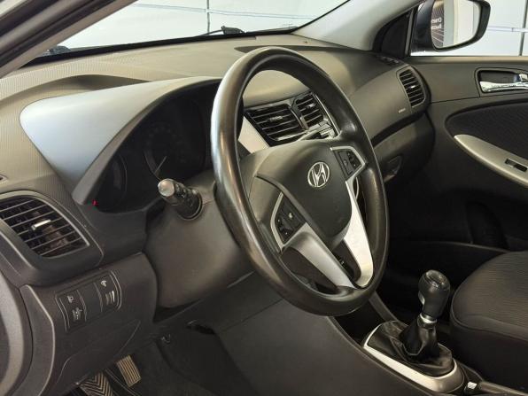 Hyundai Solaris I с пробегом 2011 года, цена 735 000 рублей, 196208 км, седан, Автокод Объявления